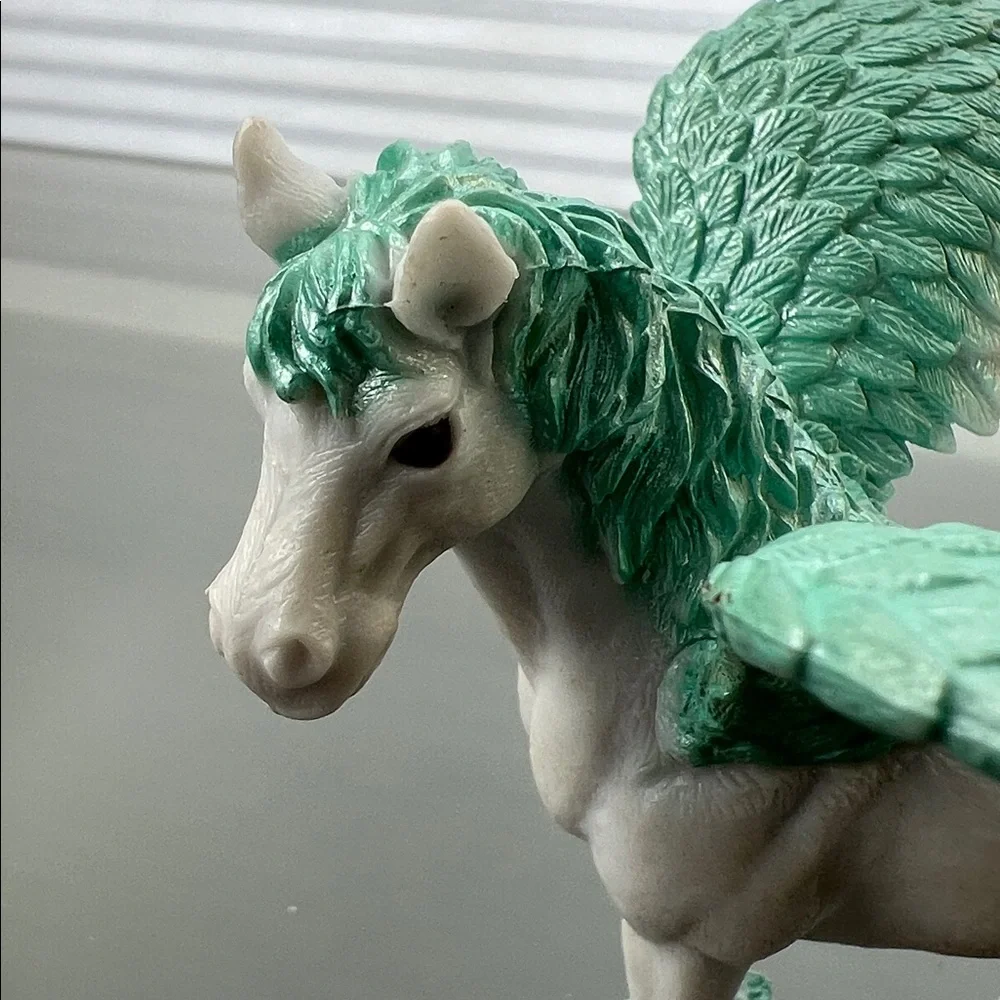 🦄Fantasy Lot of 2 Unicorns Horse Pegasus Winged Horse by Papo & Schleich Bayala